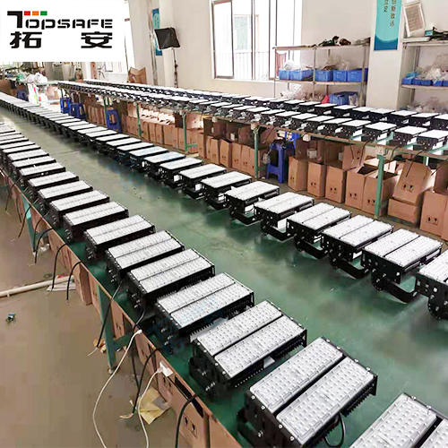 LED隧道灯200W